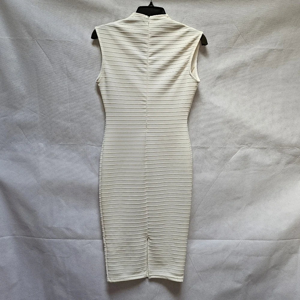 Love by Chesley Off White Deep Neck Textured Pencil Dress Size M - Picture 3 of 6
